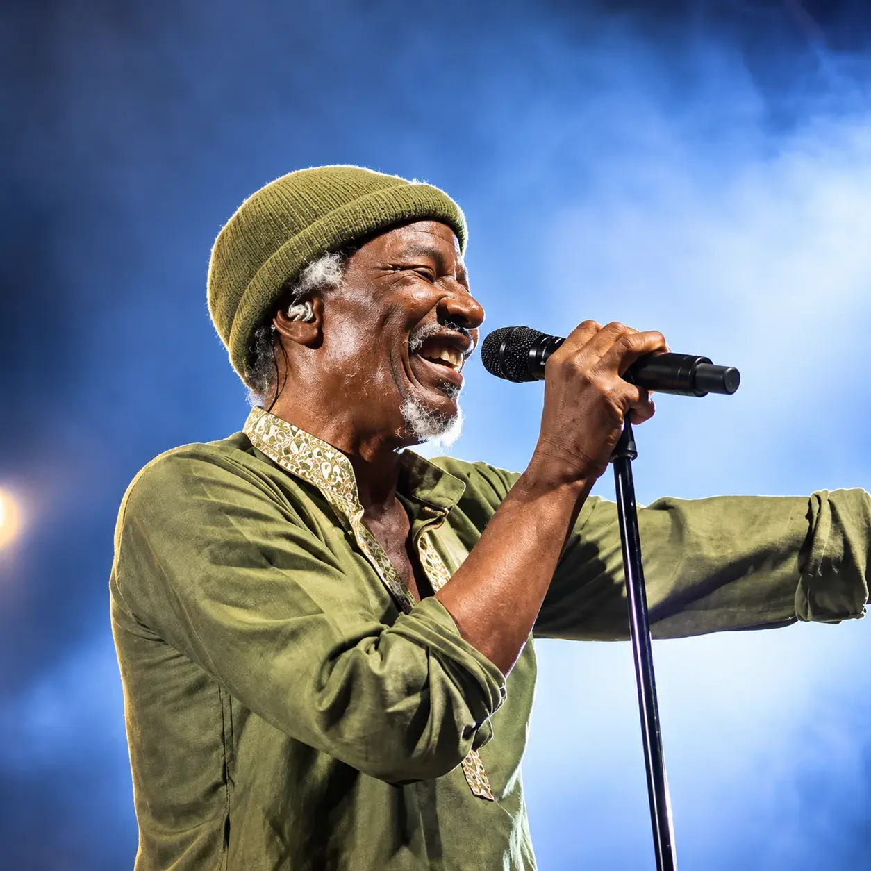 Alpha Blondy interpelle les dirigeants de l’AES : « Ça suffit ! »